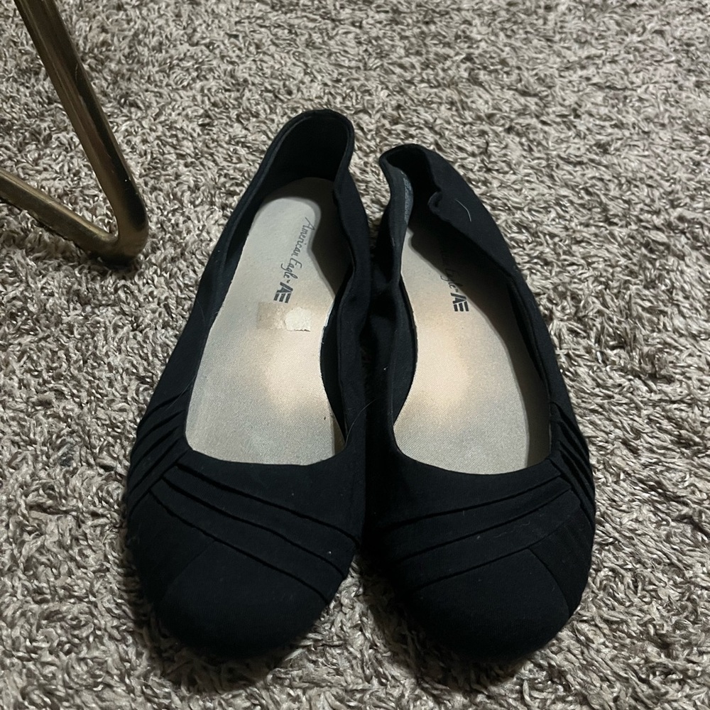 Life Stride Classic Black Flats
